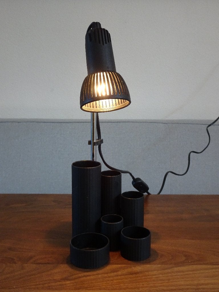 Vintage zwarte bureaulamp met organizer Nordlux Deens design, Huis en Inrichting, Lampen | Tafellampen, Ophalen, Gebruikt, Metaal