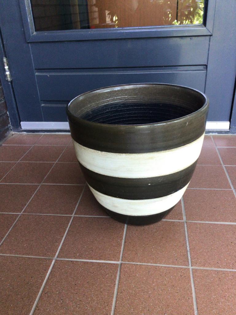 Grote bruin/beige bloempot - 33cm hoog, 33cm diameter, Gebruikt, Rond, Binnen, Minder dan 40 cm