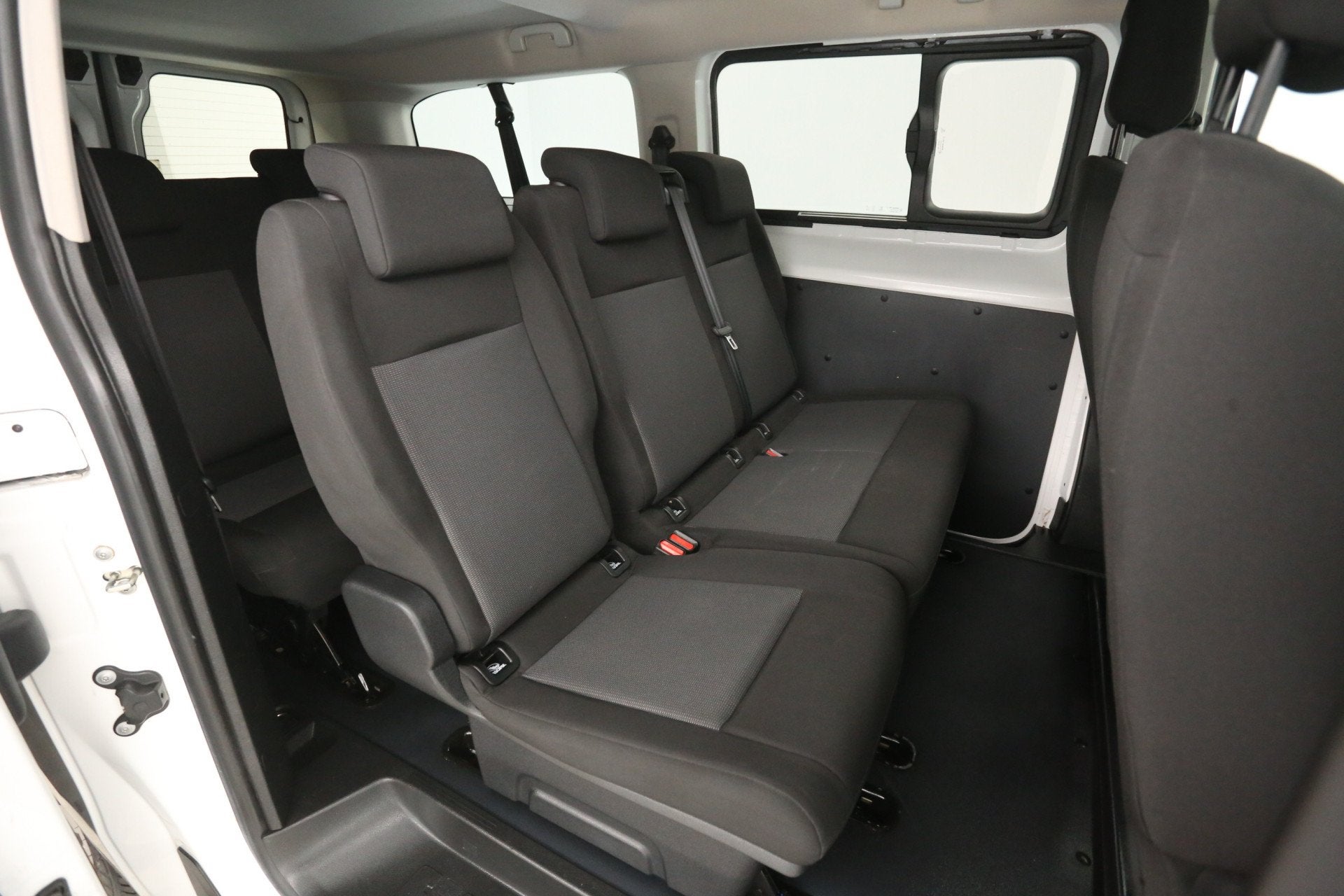 Peugeot e-Expert Kombi 75 kWh L3H1 Long Range 8 Zits | Snell, Auto's, Gebruikt, 8 stoelen, 40 min, Wit