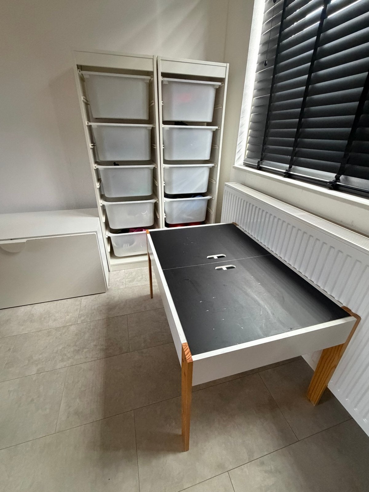 Kindertafel met krijtbord en opbergruimte, Ophalen, Gebruikt, Tafel(s)