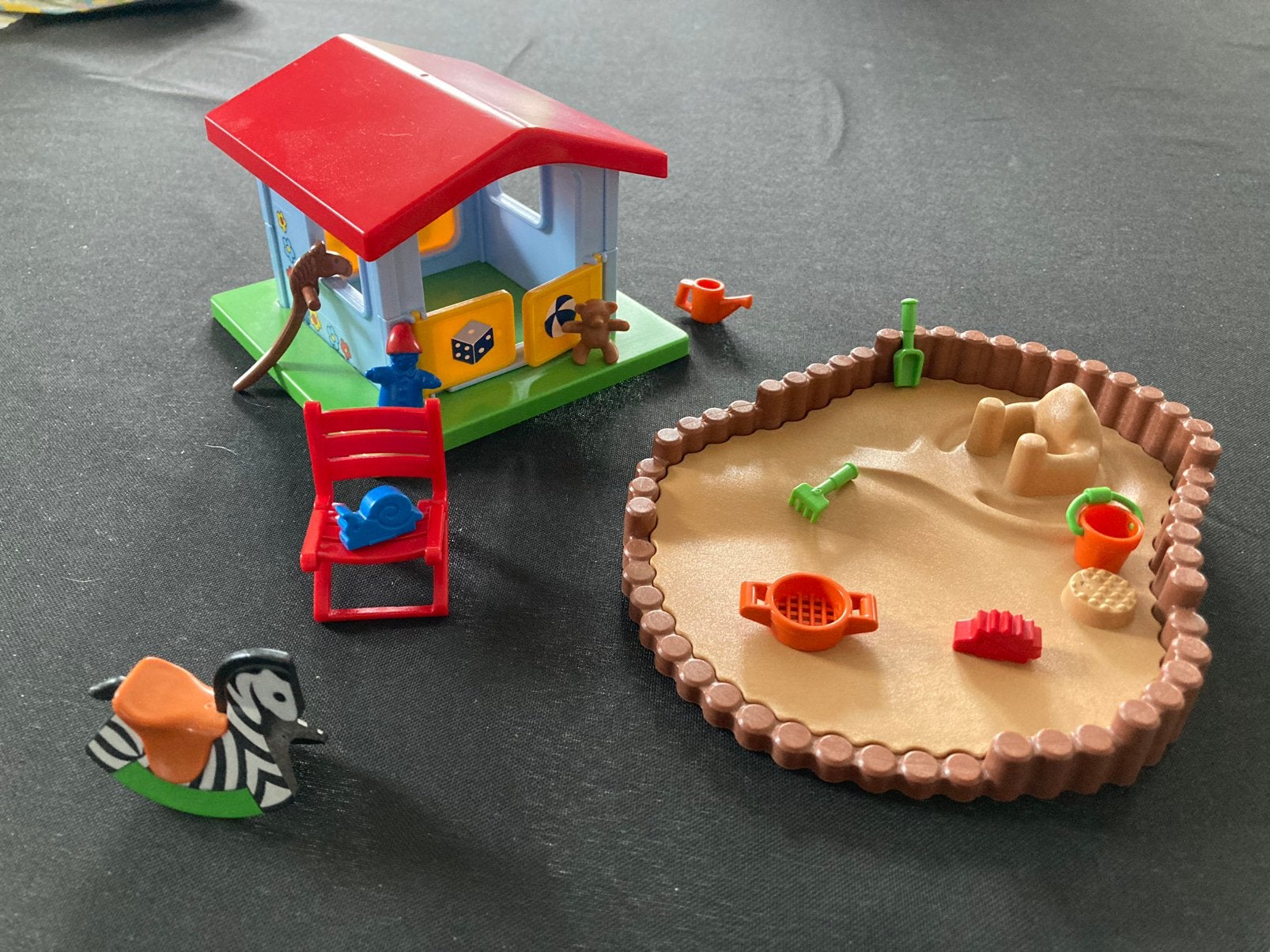 Playmobil speelhuis met zandbak, Kinderen en Baby's, Ophalen of Verzenden, Zo goed als nieuw