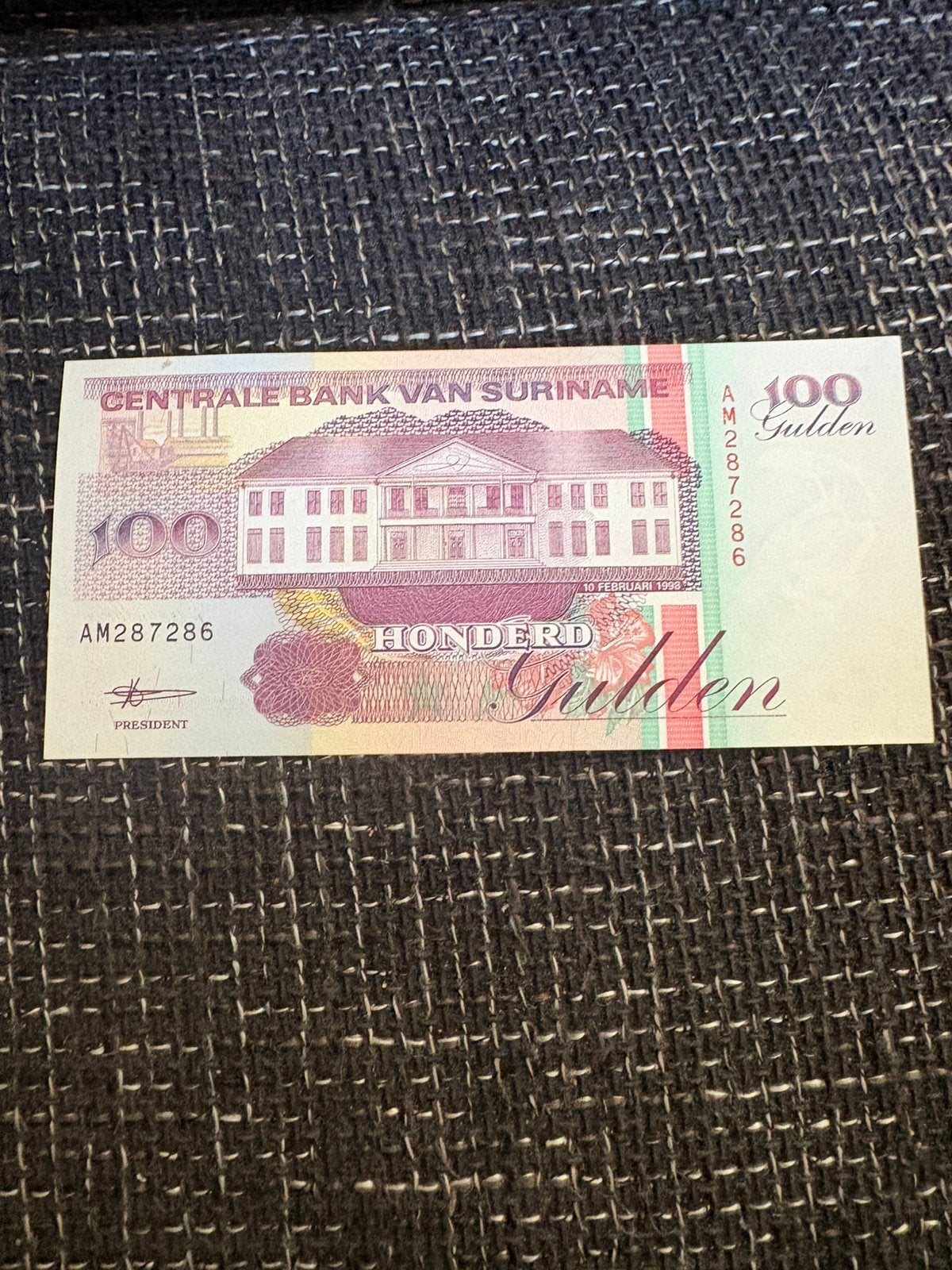 Bankbiljet 100 Gulden Suriname 1993 - Centrale Bank & Toekan, Postzegels en Munten, Bankbiljetten | Nederland, Ophalen of Verzenden