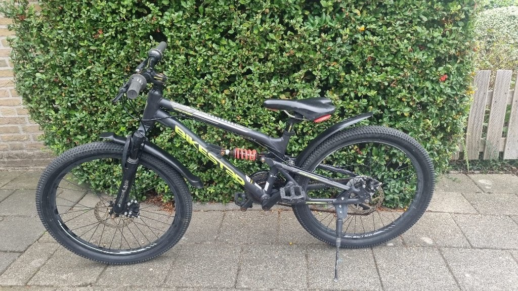 BIKESTAR Jongensfiets 21 Versnellingen 24 inch, Ophalen, Velgrem, Handrem, Gebruikt