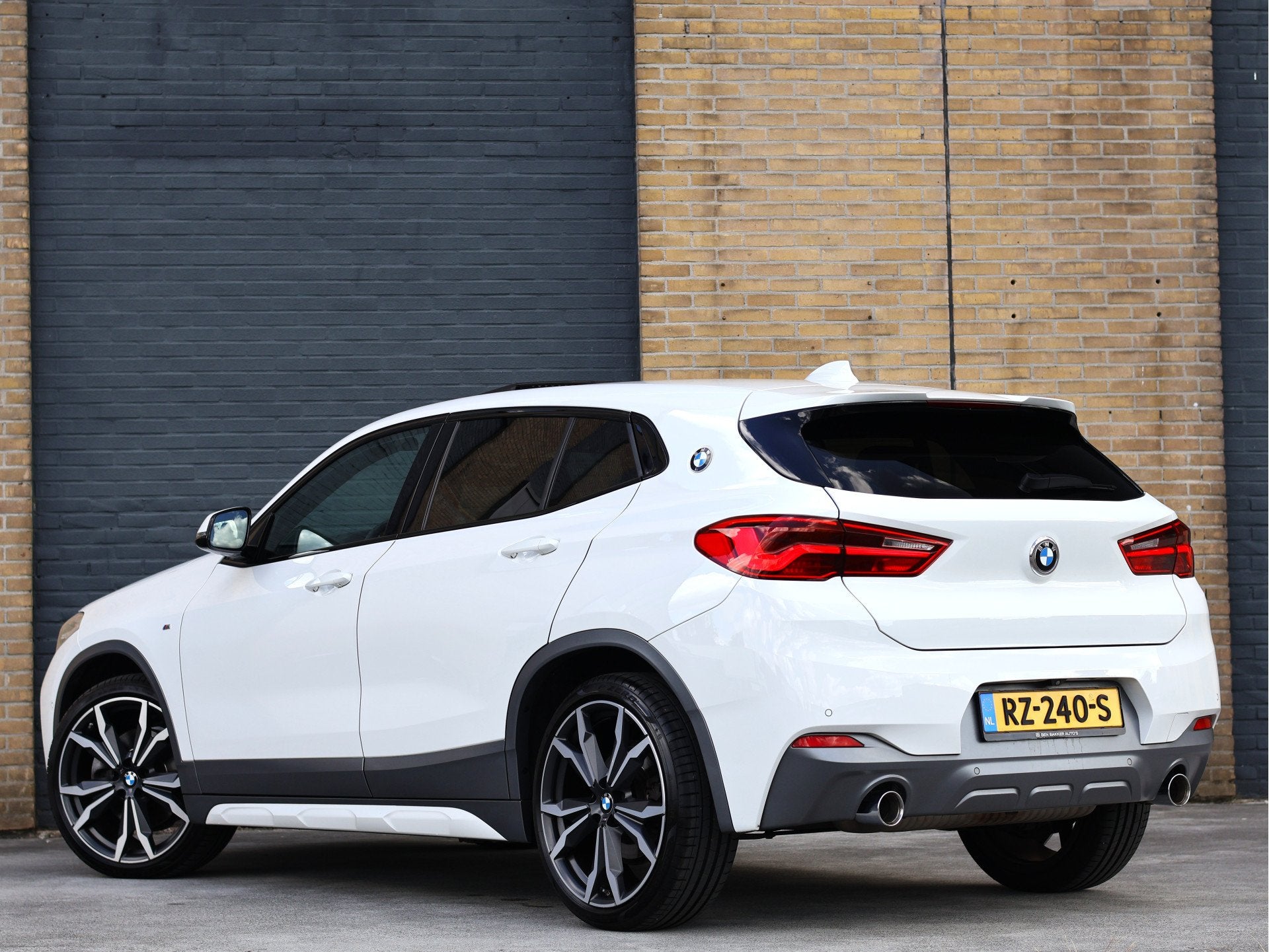 BMW X2 sDrive20i M Sport X Pano | HUD | 20" M | Trekhaak | N, Auto's, X2, 1435 kg, Wit, Bedrijf