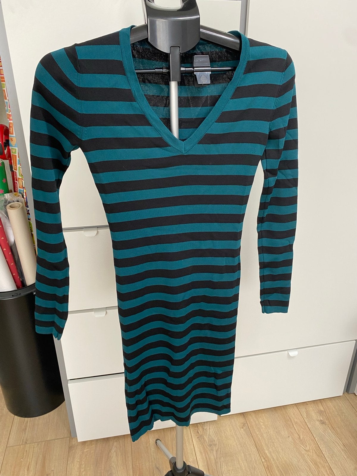 Nikkie gestreepte jurk maat 34 (XS) - Zwart/Groen, Verzenden, Zwart, Zo goed als nieuw, Knielengte