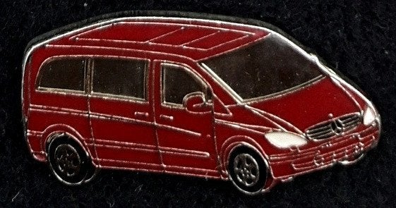 Mercedes-Benz Viano 2004 pin rood, Verzenden, Nieuw, Transport, Speldje of Pin