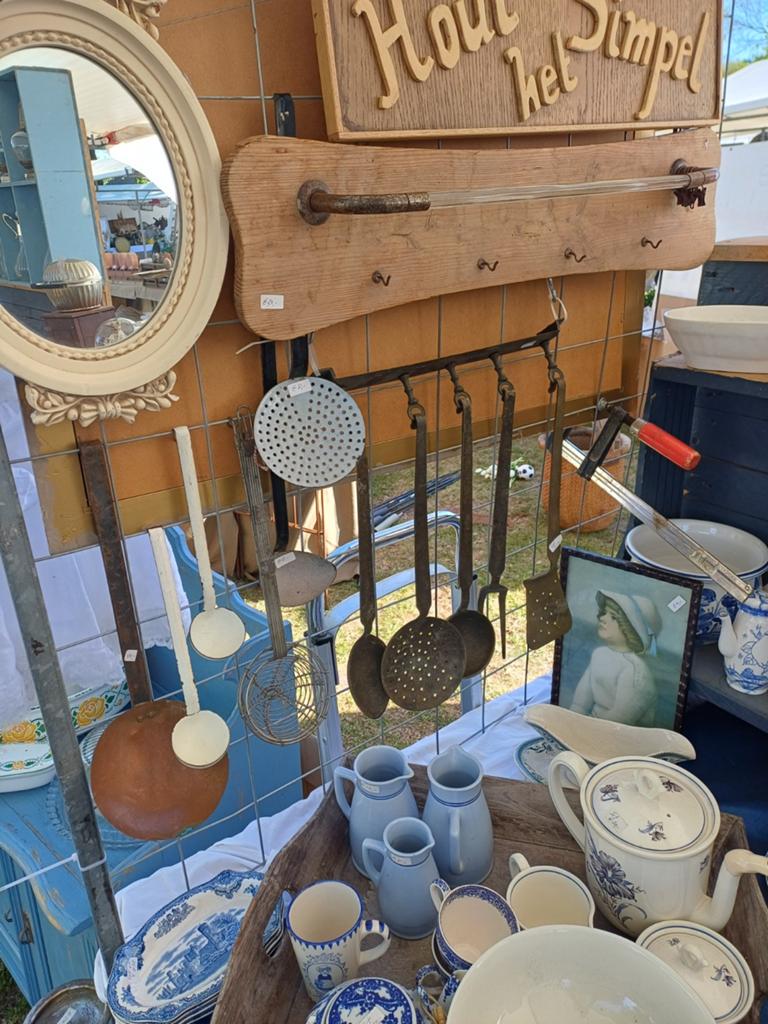 Grote partij brocante items, Ophalen