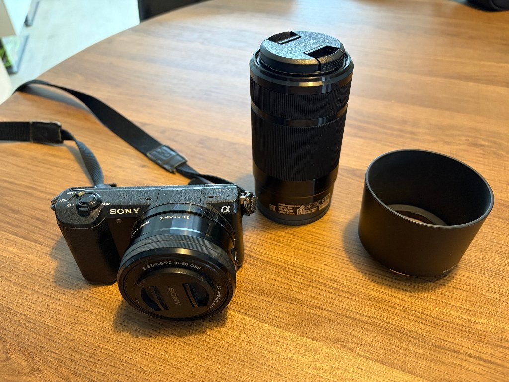 Sony a5100 + 16-50mm OSS + 55-210mm OSS, Ophalen, Gebruikt, 24 megapixels, Sony