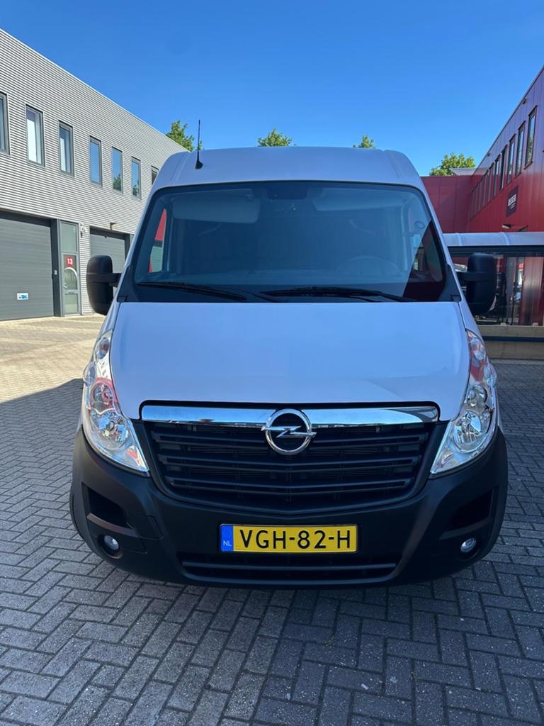 Opel Movano GB 2.3 Cdti 130pk 3300 L2h2 FWD (euro 6) 2020, Auto's, Bestelauto's, Stof, Navigatiesysteem, 4 cilinders, 2500 kg