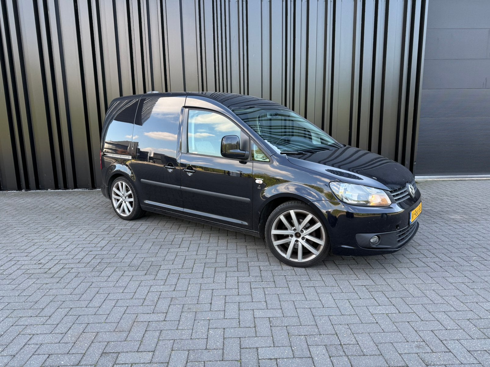 Volkswagen Caddy 1.6 D 75KW 2011, Auto's, 4 cilinders, Volkswagen, Zwart, Te koop