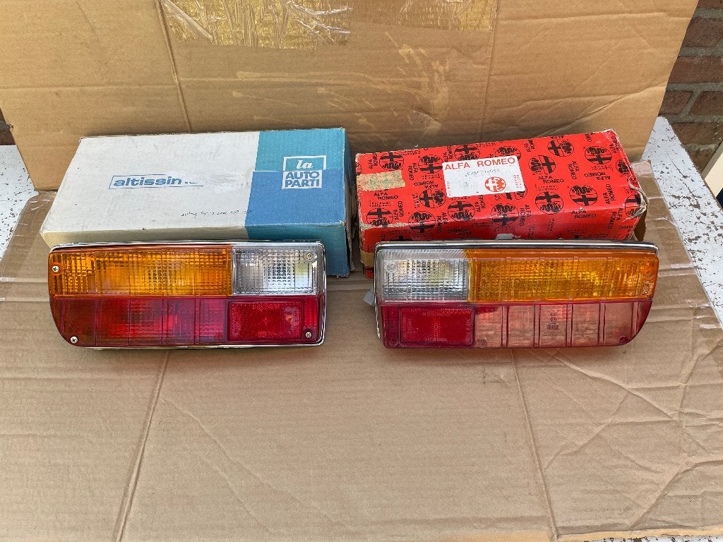 Alfa Romeo 105 GT Bertone 2000 GTV Achterlichten nieuw NOS, Auto-onderdelen, Verlichting, Ophalen of Verzenden, Nieuw, Alfa Romeo