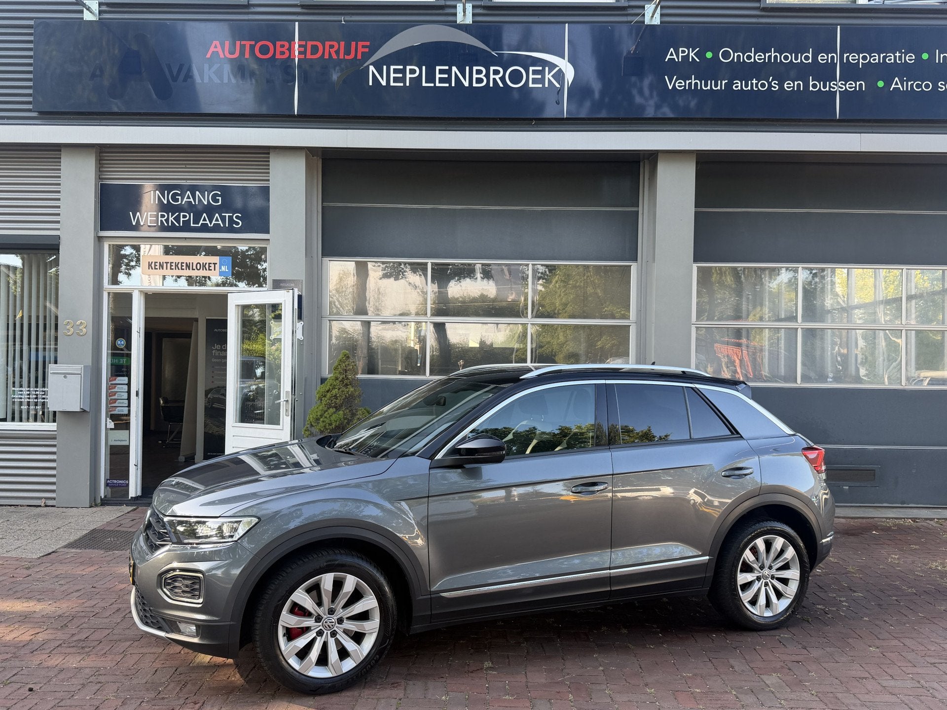 Volkswagen T-Roc 1.5 TSI Sport Business R Automaat,navi,Trek, Dealer onderhouden, Stof, Euro 6, 4 cilinders