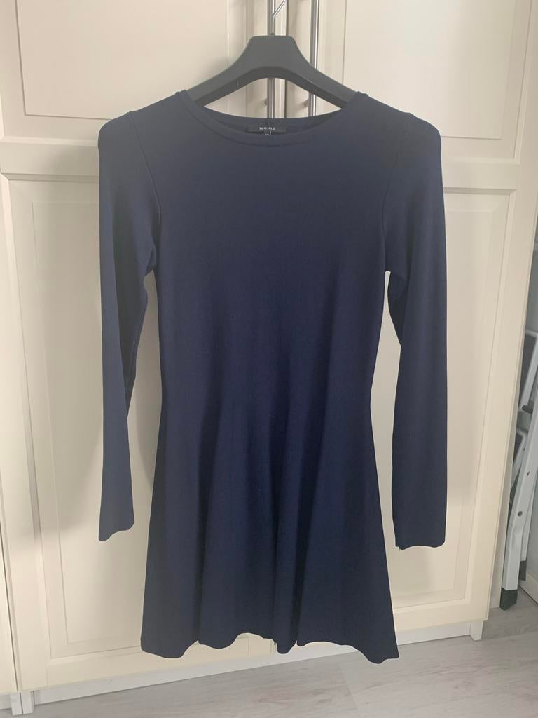 Te koop: merk Nikkie donkerblauw jurkje, maat 42, Blauw, Maat 42/44 (L), Ophalen of Verzenden, Zo goed als nieuw