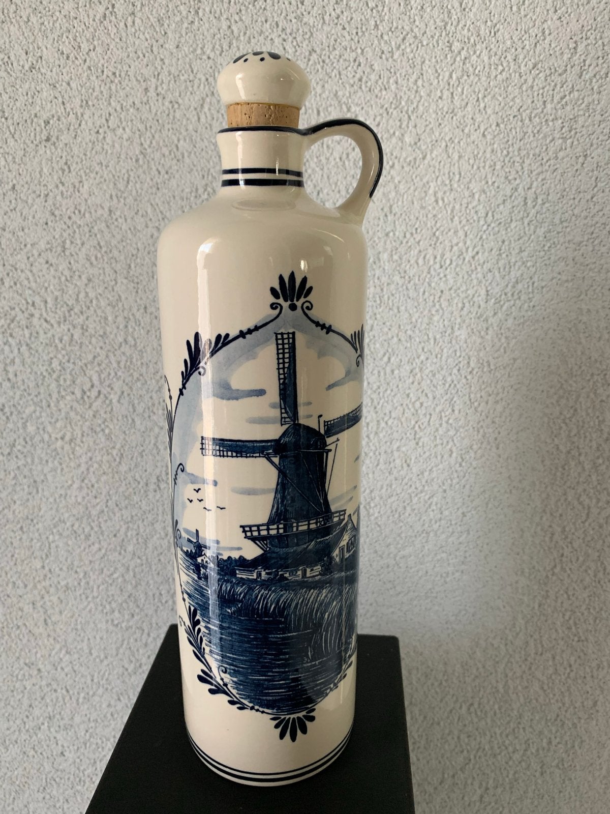 Delfts Blauwe karaf met molen en bloemmotief, Ophalen of Verzenden