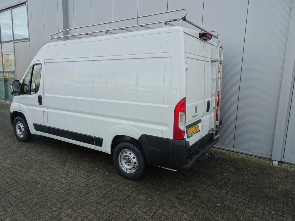 Peugeot Boxer 335 2.2 BlueHDi 140 L2H2 Premium LET OP 1 E VE, Auto's, Voorwielaandrijving, Stof, Gebruikt, 4 cilinders