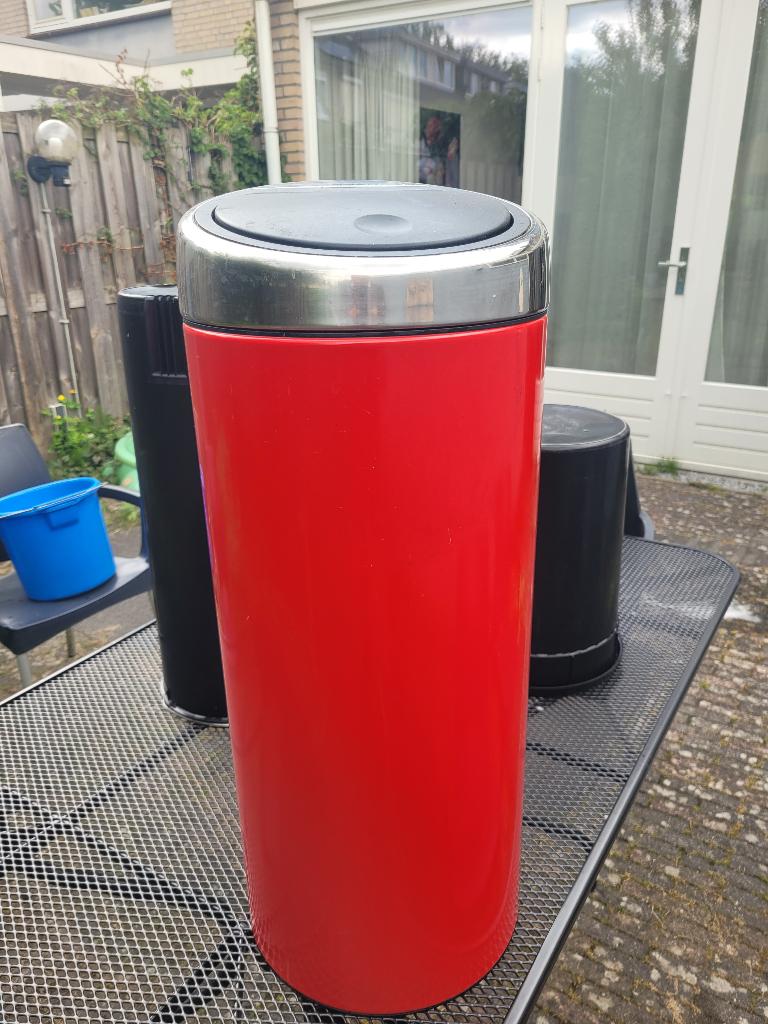 prullenbak, Ophalen, Gebruikt, 50 tot 75 cm, 20 tot 30 liter