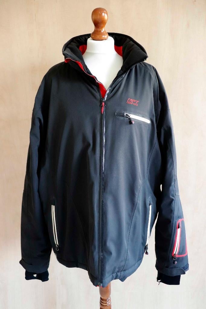 Maier Sports Ski Jas Maat 58 XXL Zwart Rood | Waterdicht, Overige maten, Ophalen of Verzenden, Jack, Gedragen