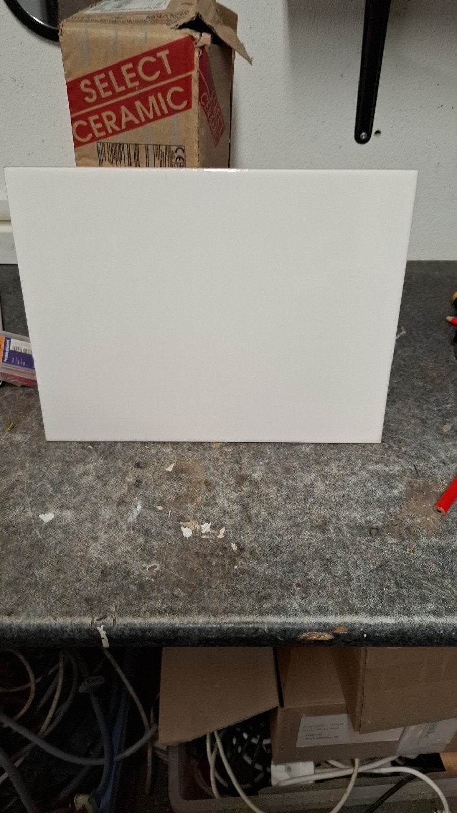 Gratis afhalen: 10 m² witte wandtegels (25x33 cm), Doe-het-zelf en Verbouw, Ophalen, Nieuw, 20 tot 40 cm, 10 m² of meer