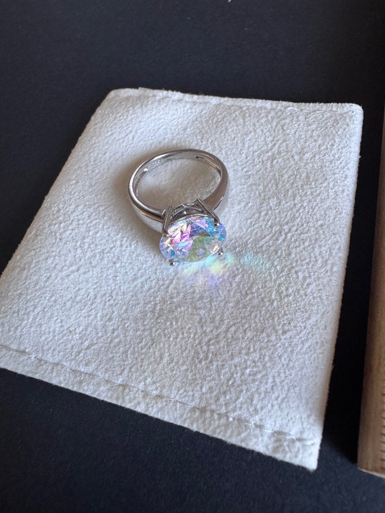 Prachtige 925 Zilveren Ring met Regenboog Kristal – 5,62g, Met kristal, Nieuw, Ophalen of Verzenden, 17 tot 18