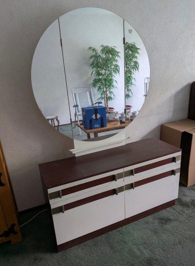 Vintage Kaptafel met Ronde Spiegel en Opbergkast, Ophalen, Gebruikt, Hout, 100 tot 150 cm