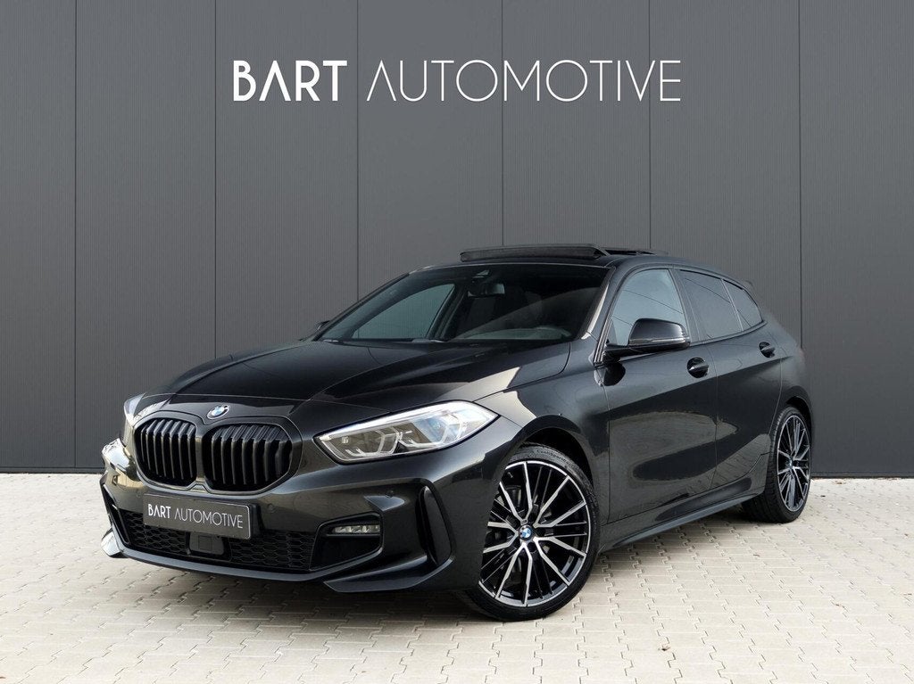 BMW 1-serie 118i High Executive M Pakket|ACC|Camera|Pano|Kui, Auto's, BMW, Bedrijf, Te koop, 1-Serie, ABS, Achteruitrijcamera