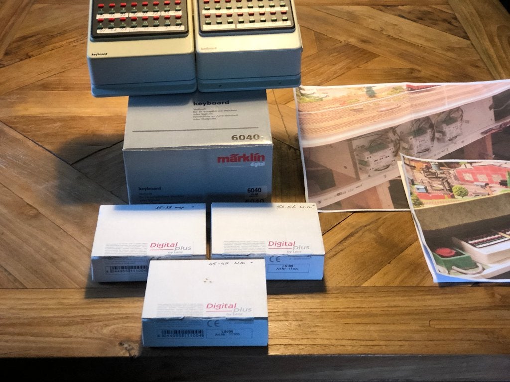 DIGITAL  PLUS  WISSEL en KEERLUS DECODERS  (286), Ophalen of Verzenden, Zo goed als nieuw