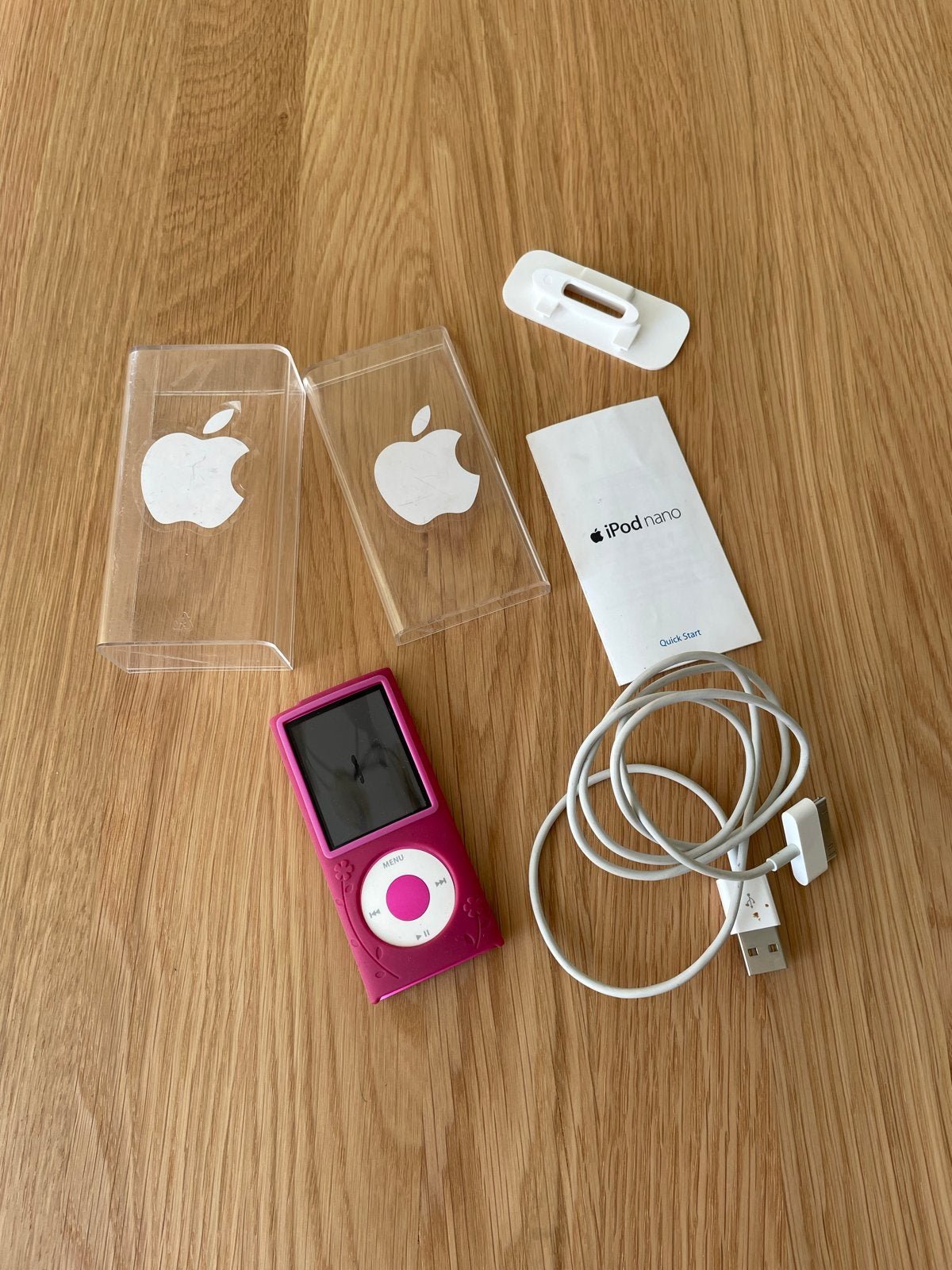 Apple iPod Nano 4e generatie roze met accessoires, Audio, Tv en Foto, Mp3-spelers | Apple iPod, Gebruikt, Ophalen of Verzenden