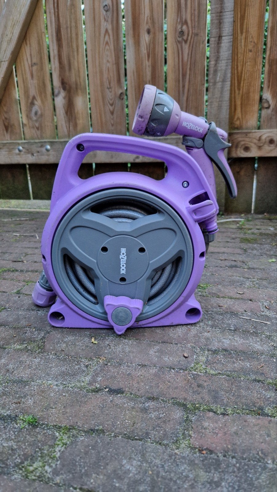 Hozelock Compacte Slanghaspel 10m met Sproeipistool, Tuin en Terras, Tuinslangen, Ophalen, Gebruikt, Tuinslanghaspel