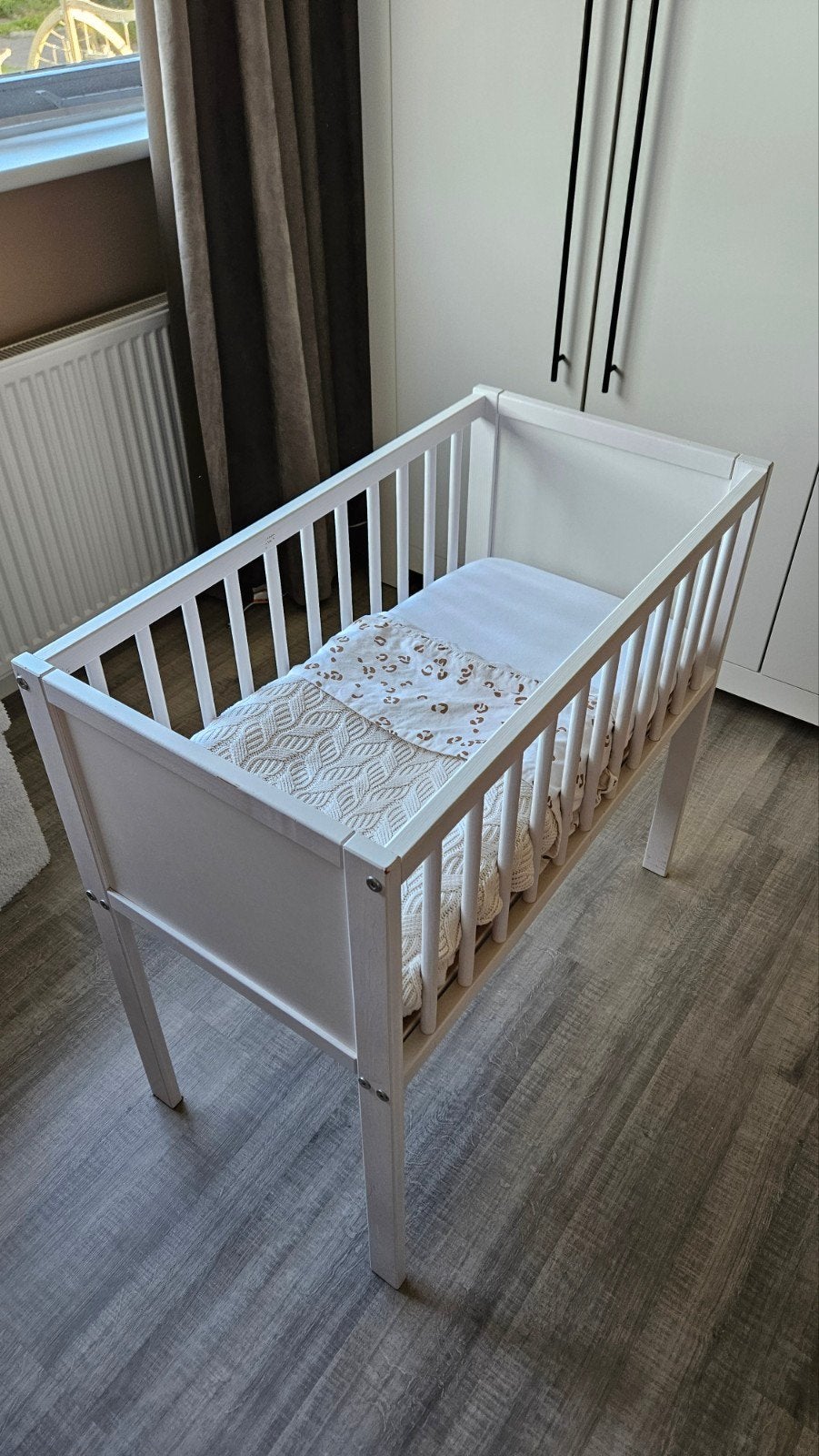 Wit houten wiegje met matras, Ophalen, Gebruikt, Wieg