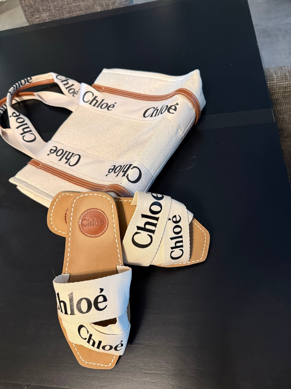 Chloé Woody Slippers en Tas Set - Zo goed als nieuw, Kleding | Dames, Schoenen, Zo goed als nieuw, Slippers, Beige, Verzenden