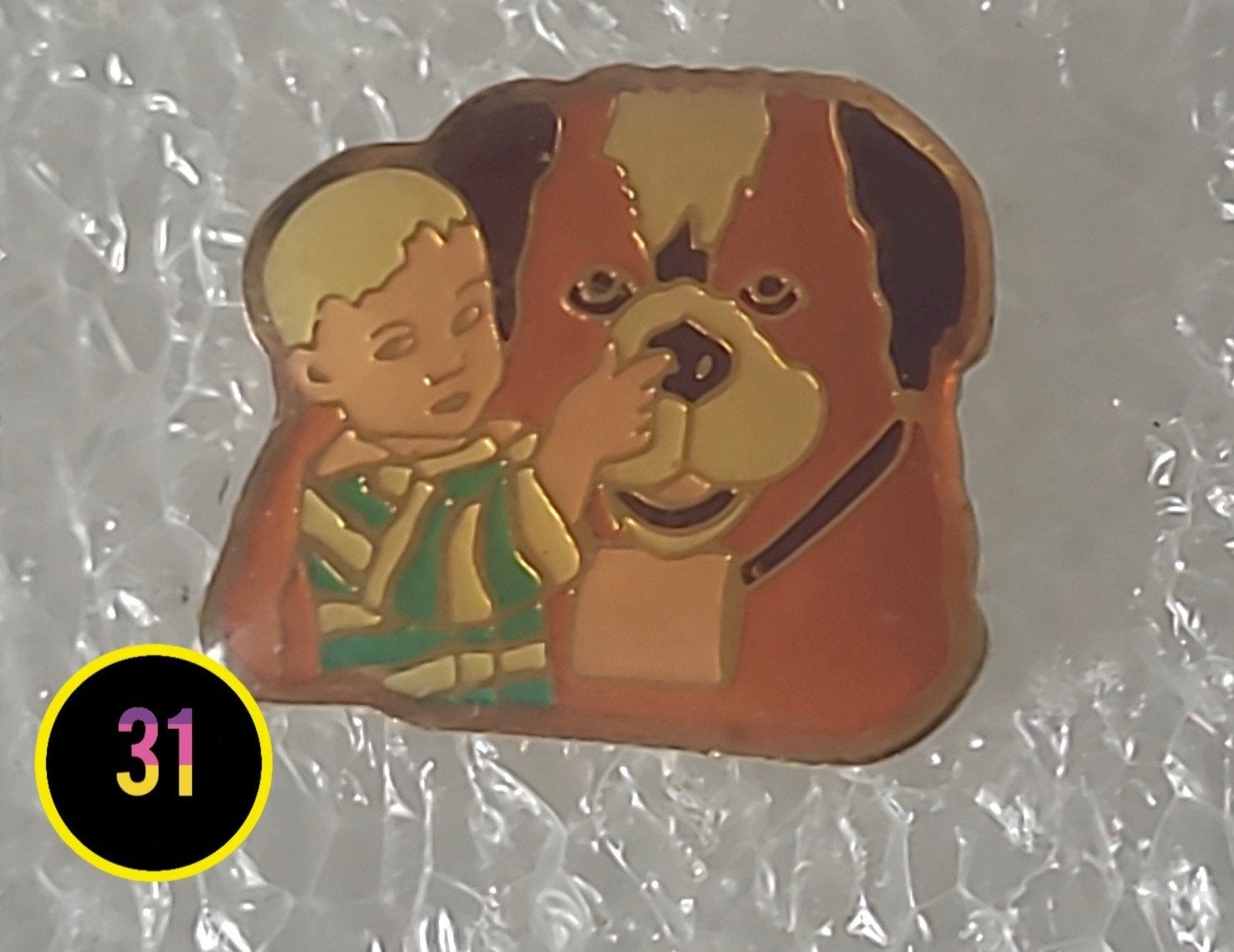 Vintage Pin: Jongen met Sint Bernard Hond, Verzenden