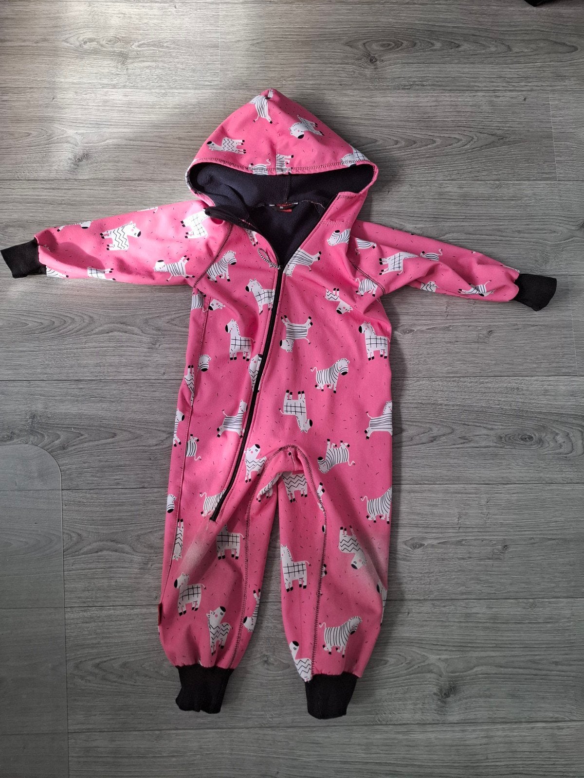 Roze IELM softshell pak met zebra's- Maat 110, IELM, Meisje, Ophalen of Verzenden, Overige typen