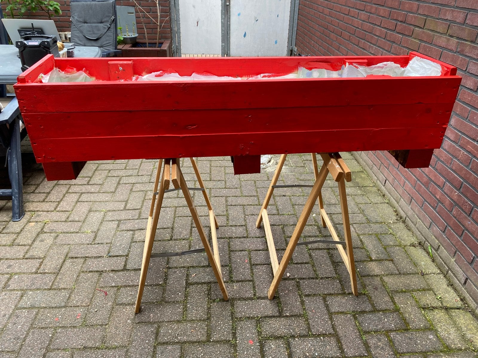 Rode houten plantenbak op schragen.MOET SNEL WEG., Ophalen, Gebruikt, 100 cm of meer, Balkon