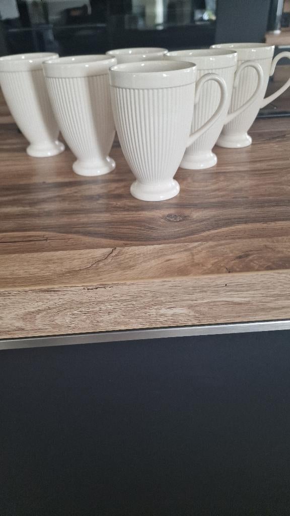 Wedgwood Windsor bekers mokken met voetje, Huis en Inrichting, Overige typen, Ophalen of Verzenden, Zo goed als nieuw, Wedgwood