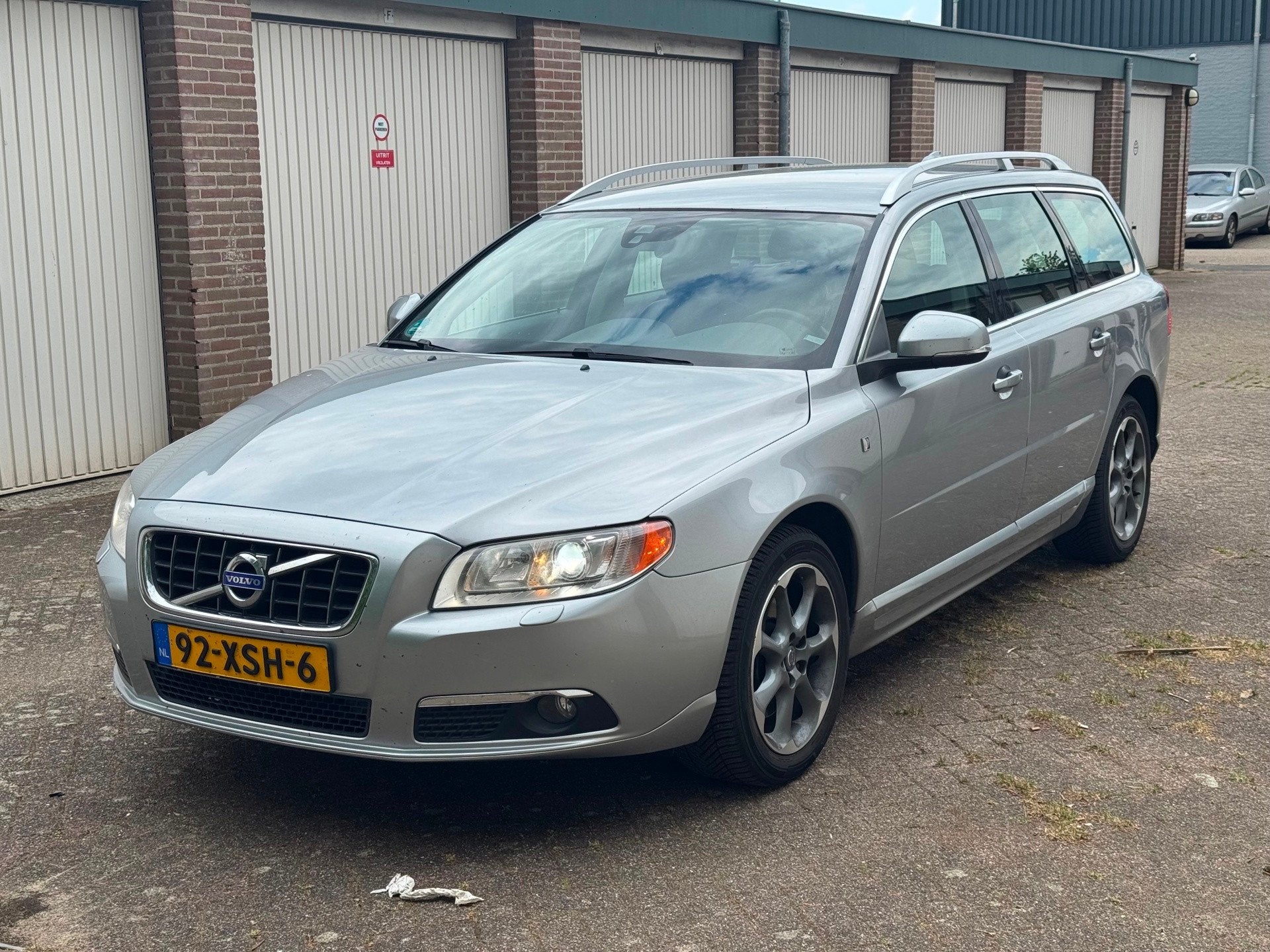 Volvo V70 2.4 D5 Ocean Race, Auto's, Euro 5, Gebruikt, Zwart, 2000 kg