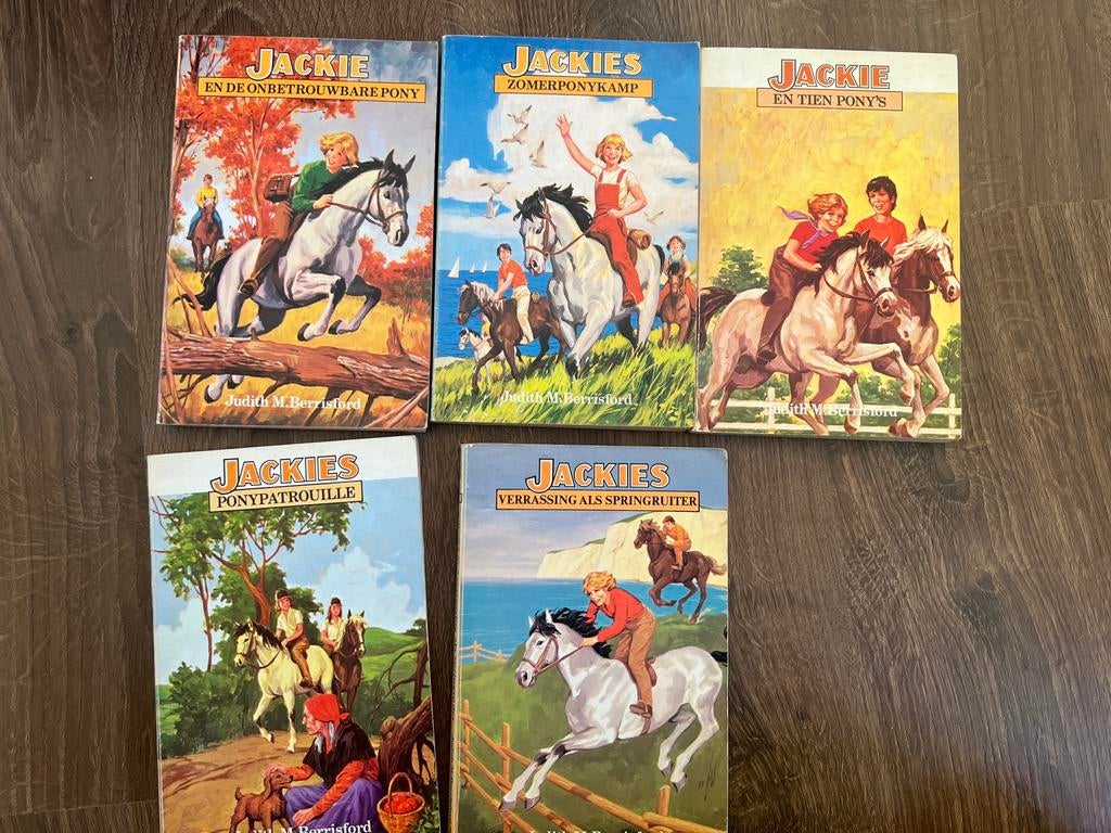 Vintage jeugd boeken: jackie serie (paarden pony’s), Ophalen of Verzenden, Gelezen