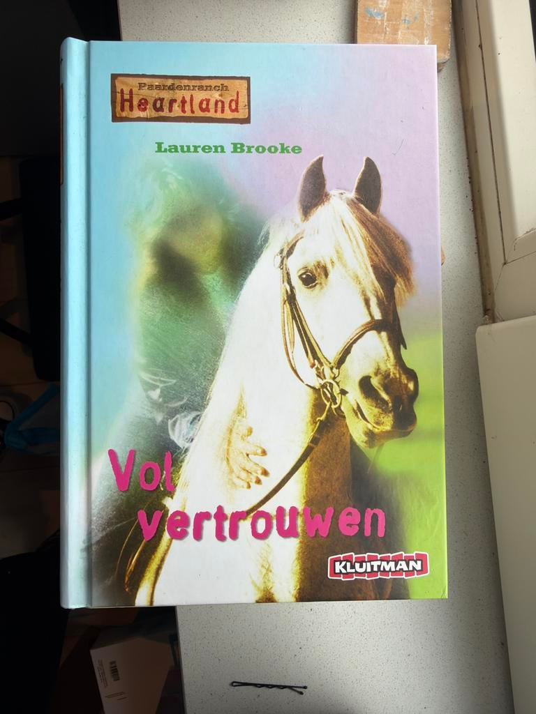 Paardenranch Heartland: Vol Vertrouwen - Lauren Brooke, Boeken, Ophalen of Verzenden, Gelezen, Fictie