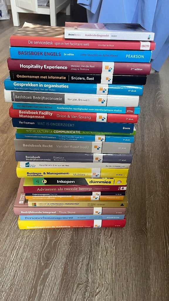 Studie boeken voor o.a. Facility Management, Diverse auteurs, Zo goed als nieuw, Gamma, HBO