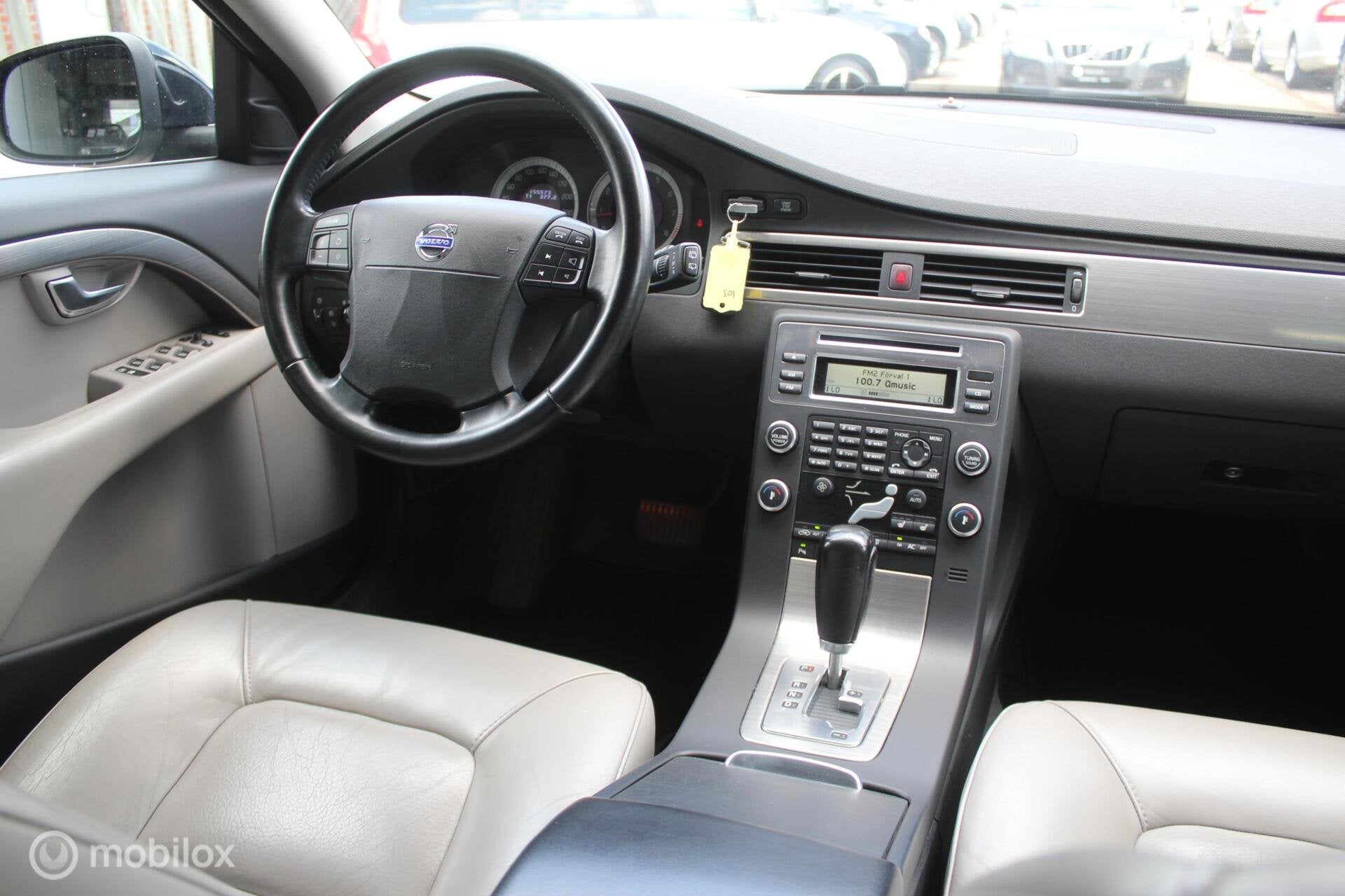 Volvo V70 2.5FT Summum AUTOMAAT / LEER / KEY-LESS ENTREE, Auto's, Volvo, Gebruikt, 2521 cc, 93 €/maand, Geïmporteerd