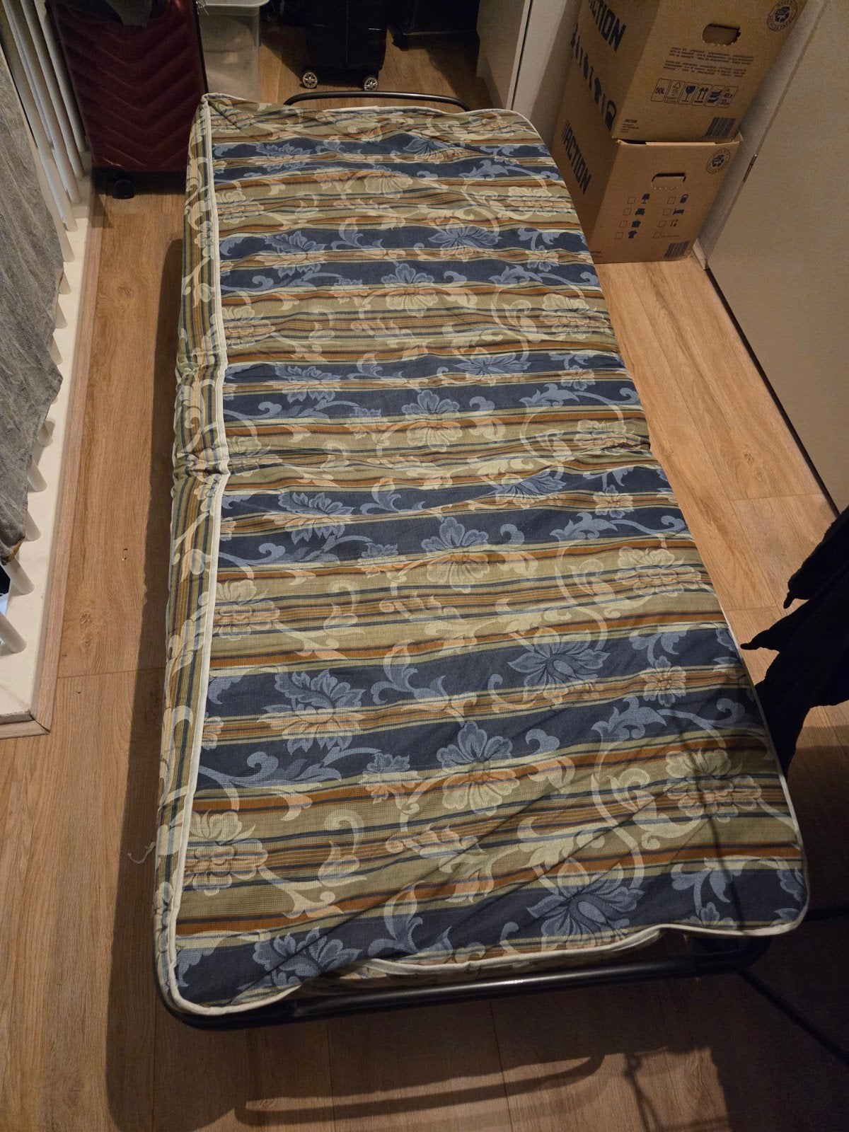 Opvouwbaar logeerbed met matras en hoes, Ophalen, Gebruikt, 190 cm of minder, 80 cm
