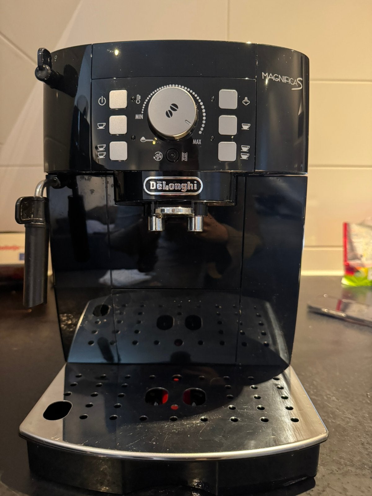 De’Longhi Magnifica S volautomatische koffiemachine.