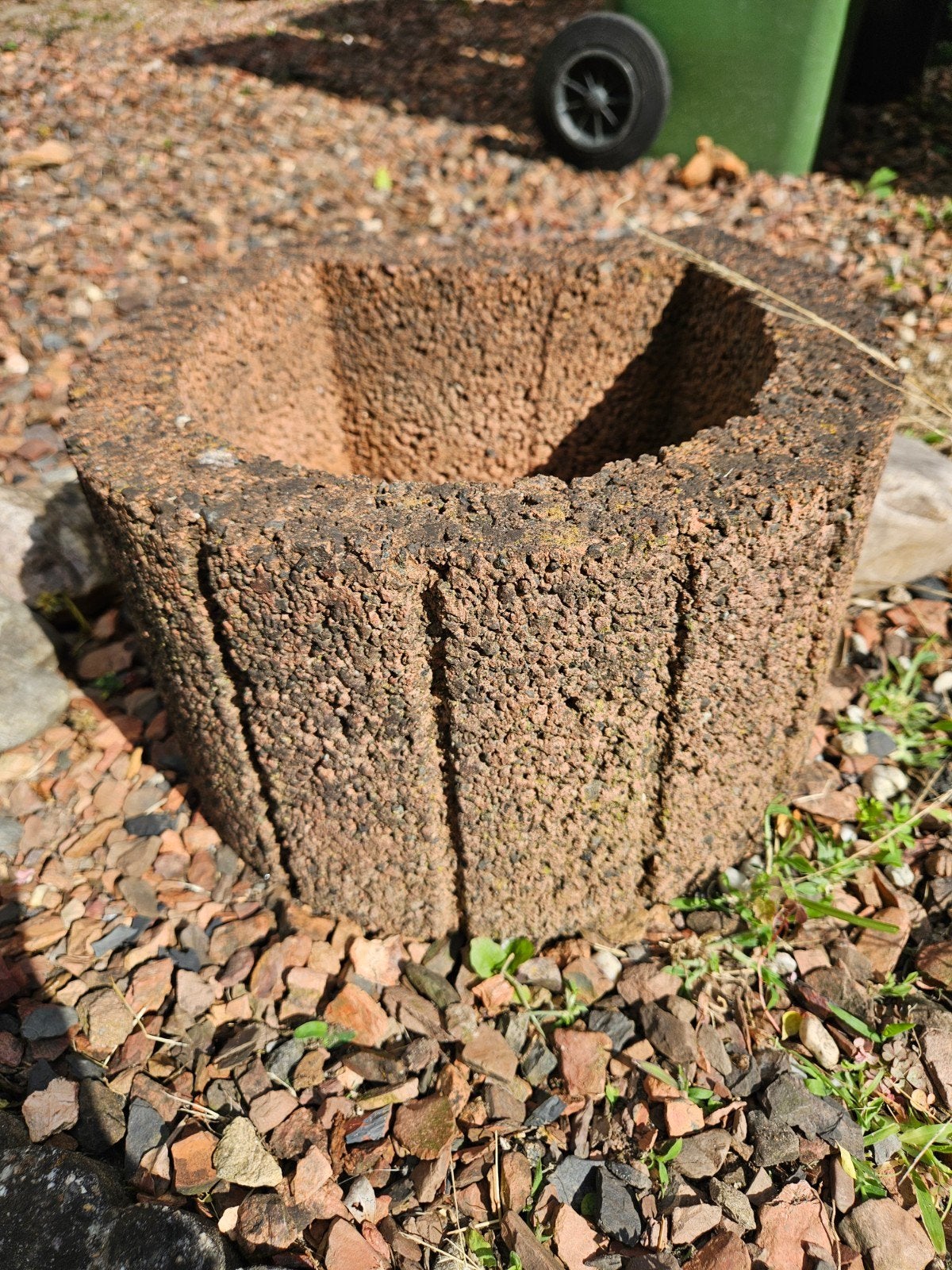 Plantenbak steen (rood), Tuin en Terras, Ophalen, Steen, Gebruikt, Minder dan 30 cm