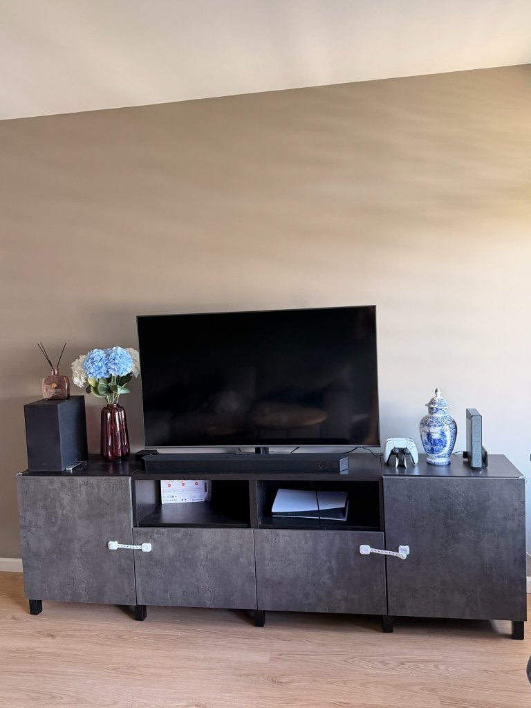IKEA TV Stand, Huis en Inrichting, Kasten | Televisiemeubels, Ophalen, Overige materialen, Industrieel / Modern  - Industrial / Modern