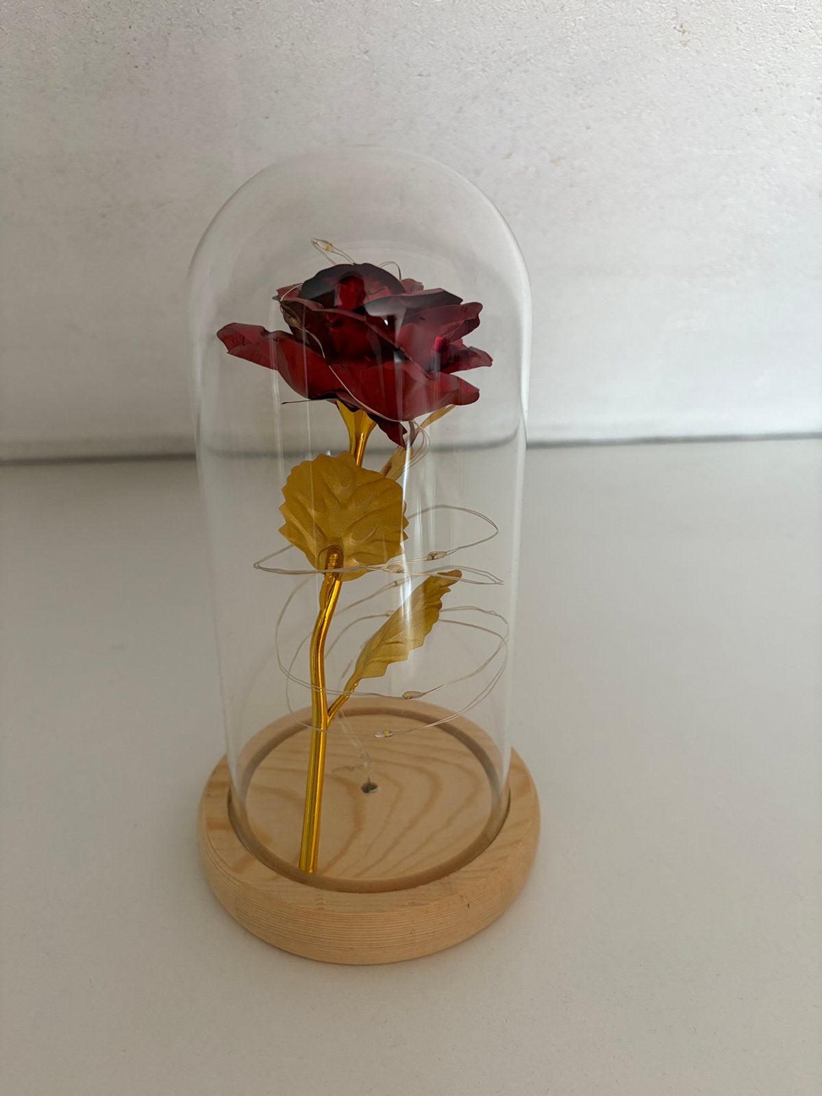 Gouden roos in stolp met lichtjes - disney Belle en Beest, Ophalen of Verzenden, Zo goed als nieuw, Minder dan 50 cm, Schilderij