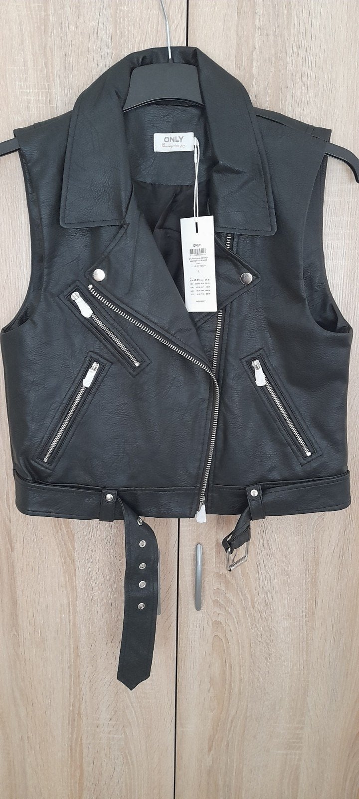 Nieuwe zwarte leatherlook pu only gilet mt L
met prijsk, Only, Ophalen of Verzenden, Nieuw, Zwart