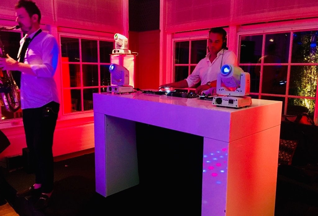 Luxe Dj Booth | Wit Hooglans & Grote Flightcase, Muziek en Instrumenten, Dj-sets en Draaitafels, Ophalen, Gebruikt, Dj-set, Overige merken