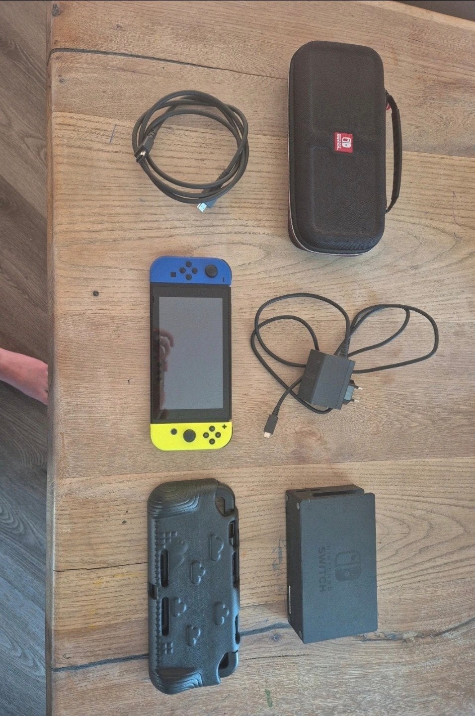 Nintendo Switch in zeer goede staat, Ophalen of Verzenden, Zo goed als nieuw, Met 2 controllers