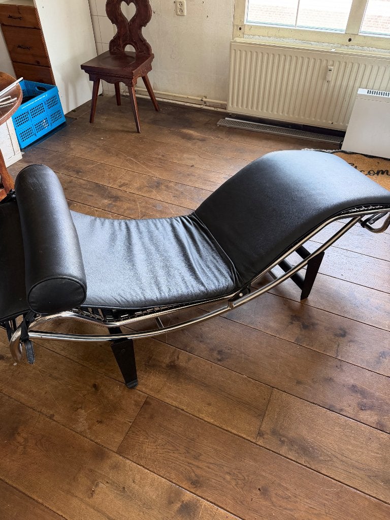 Vintage Corbusier ligstoel, Ophalen, Minder dan 50 cm, 75 tot 100 cm, Zo goed als nieuw
