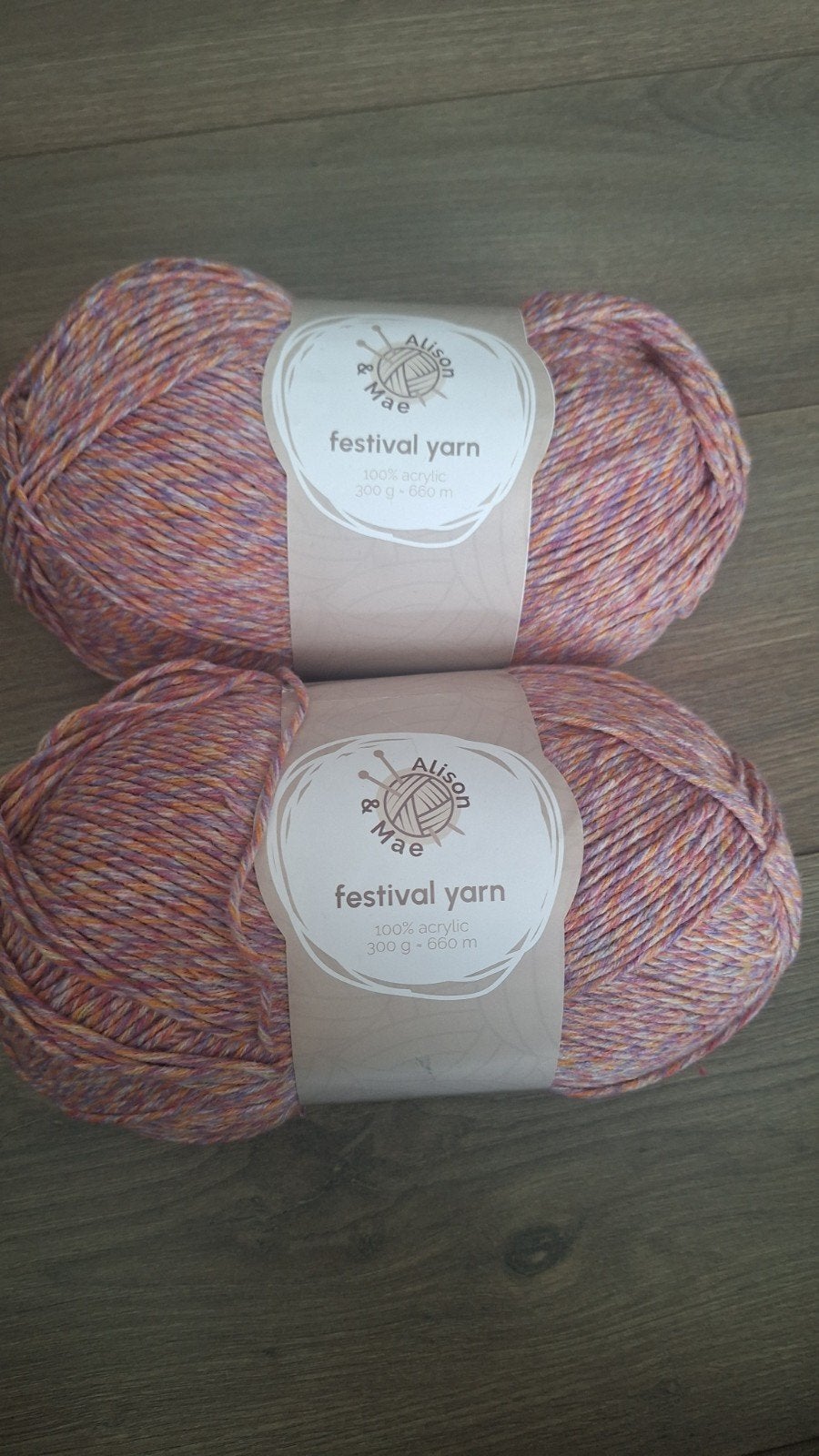 2 bollen Festival Garen 100% Acryl - 300g/660m per bol, Ophalen of Verzenden, Nieuw, Breien of Haken