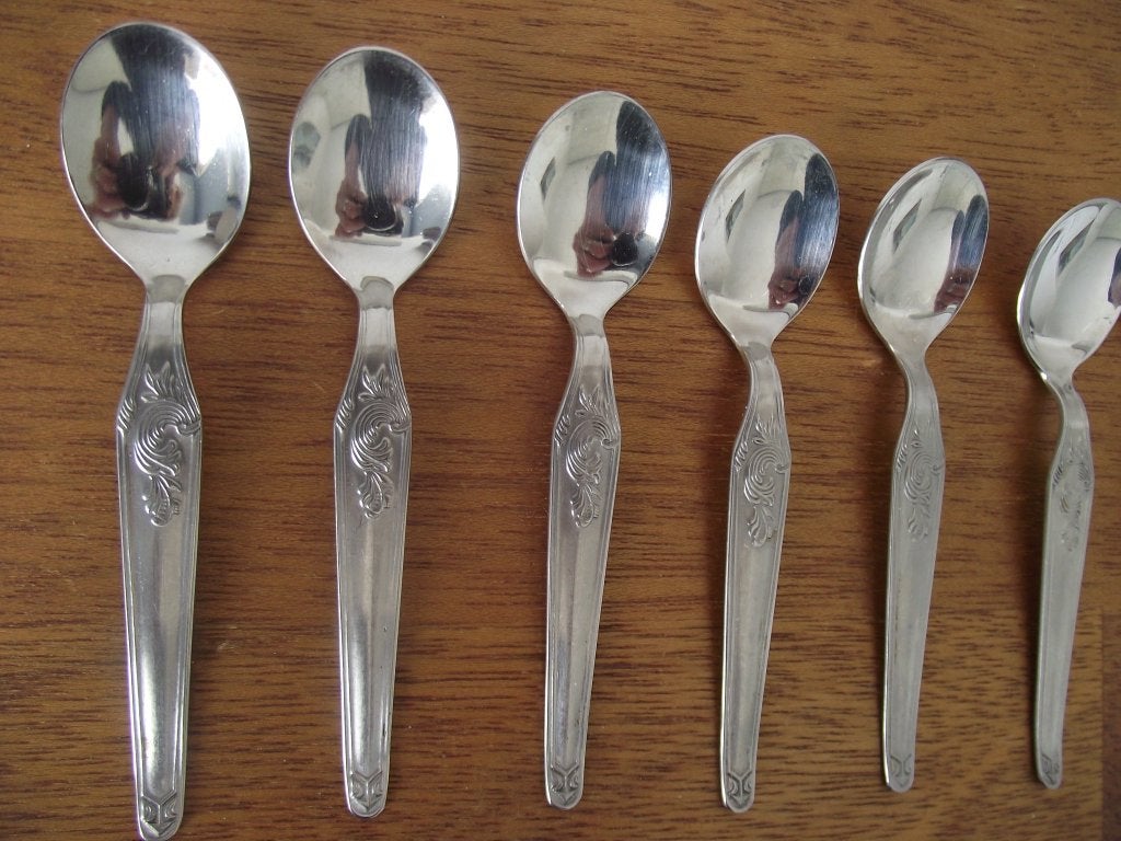 12 RVS floral Jugendstil theelepeltje 10,5 cm Silva 1950 p s, Antiek en Kunst, Antiek | Bestek, Ophalen of Verzenden